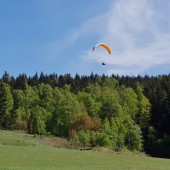 Mieroszów Paragliding Fly, A na starcie zachód wieje. Jednak daje się wystartować i jak się potem okazało, trzeba tu było zostać.