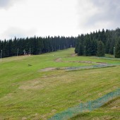 Widok na lewo od dolnej stacji wyciągu.