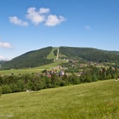 Widok z Jaworzynki na górę Żar