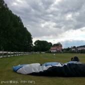 Lądowanie za Świdnicą na polu golfowym - bajka.