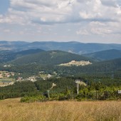 Widok ze startowiska na prawo, na wschód.