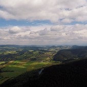 Z przodu Głuszyca Górna, wyjazd na Nową Rudę.